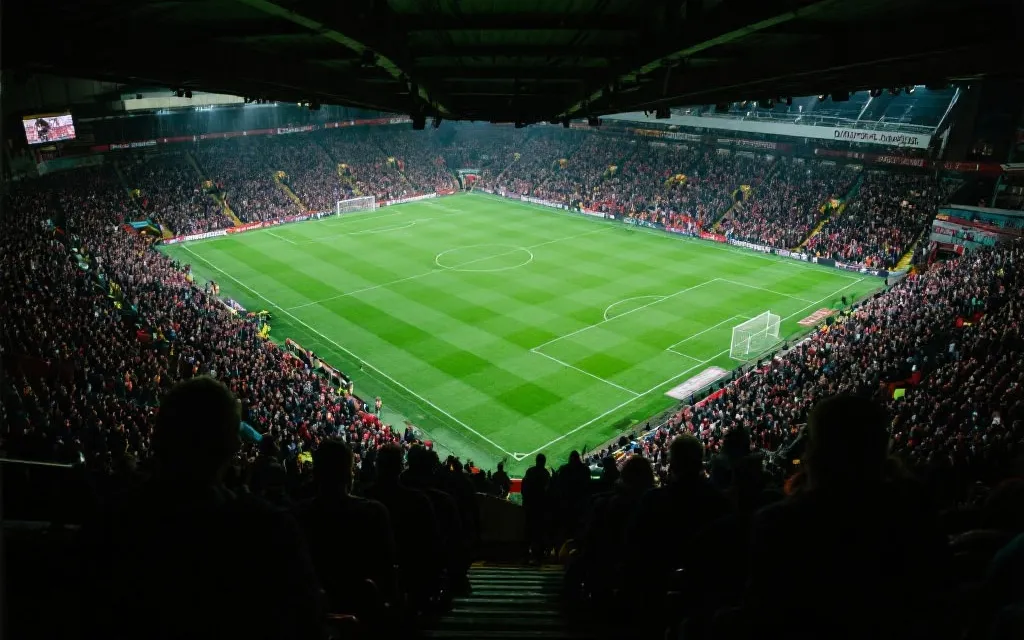 从看台俯瞰绿茵场的高对比视角，观众席陡峭且视线集中，营造强烈临场感